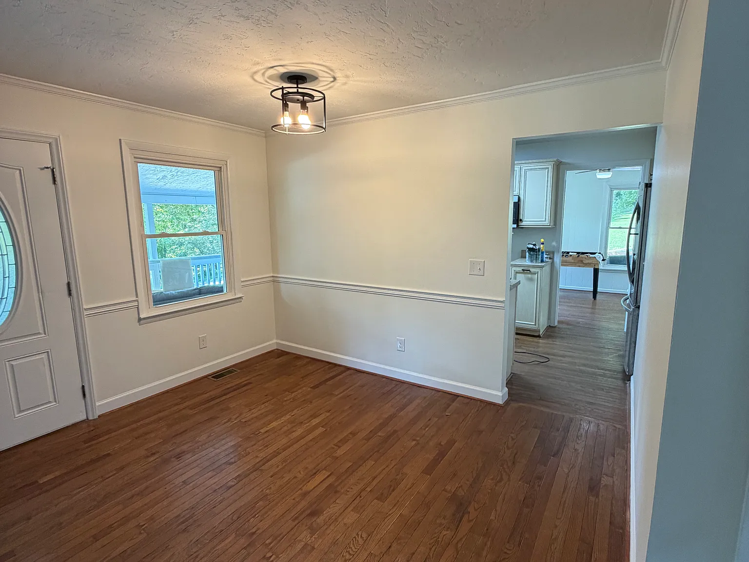 3 bed, 1404 sqft, $2,400 — Photo 4