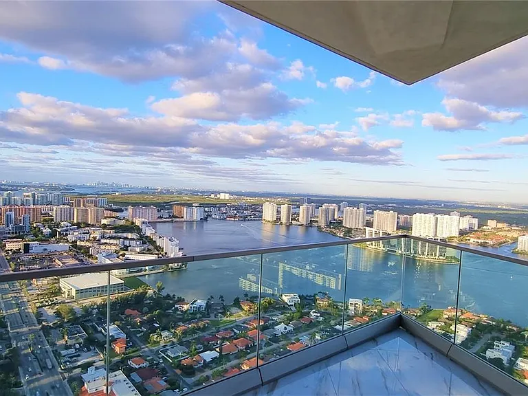 18975 Collins Ave #5105 — Photo 35