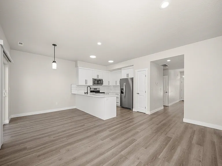 11915 E Spruce Ln — Photo 2