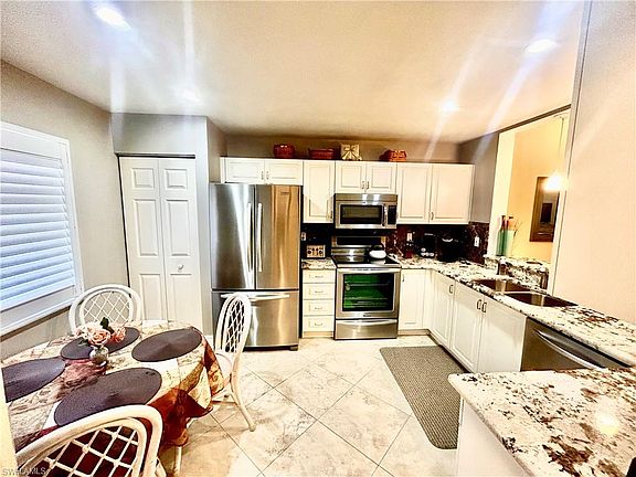 4th image of 700 Saratoga Cir #B-202