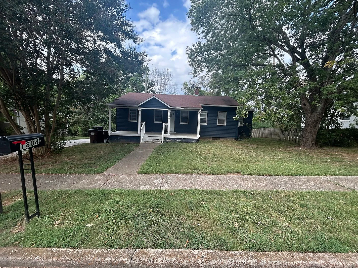 Bright, Charming 3BR Home | Old Hickory — Photo 2