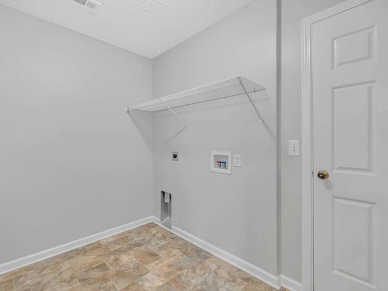 3418 Blaze Dr — Photo 23
