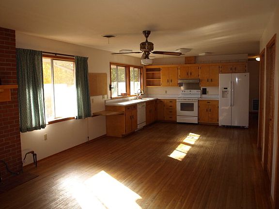 4th image of 216 Carol Ln