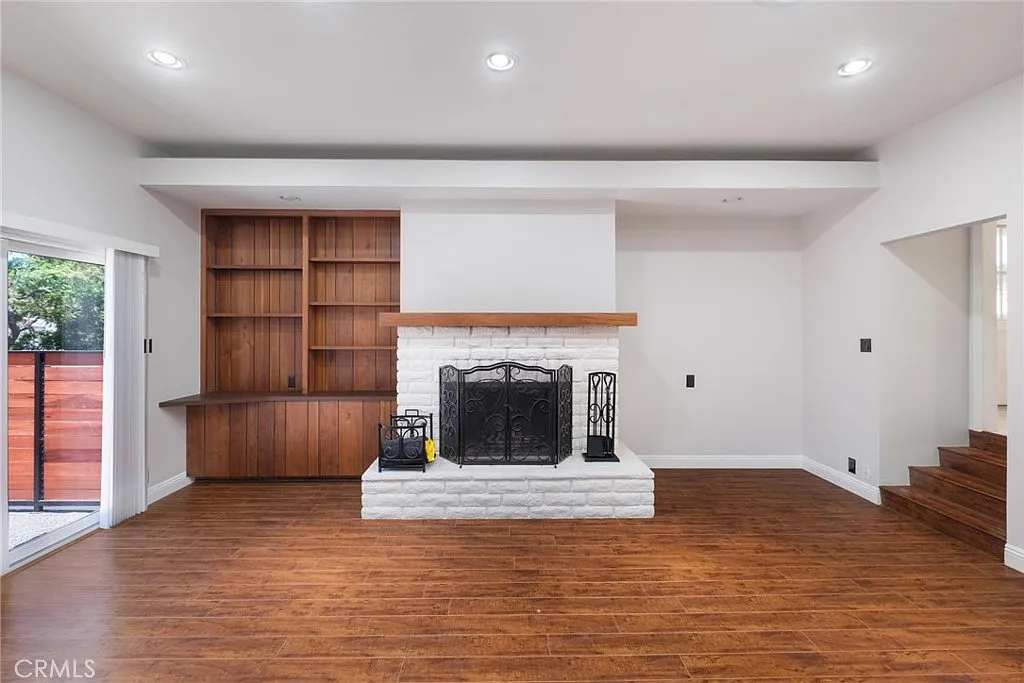 2 bed, 1815 sqft, $4,995 — Photo 3