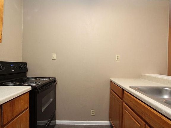 5th image of 7107 Glen Ter APT 4