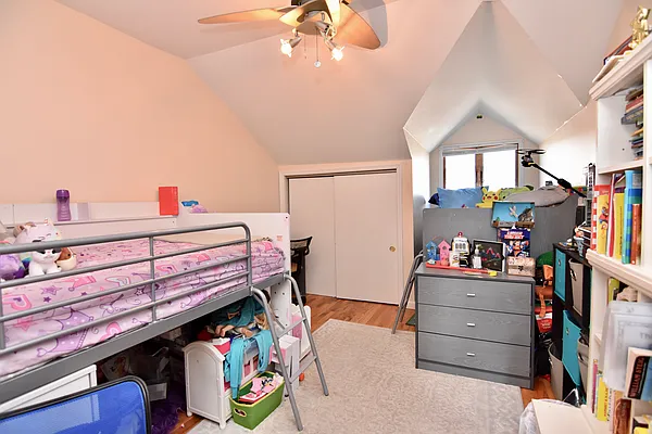 Rented by Bohemia Realty Group | media 7