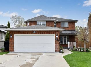 126 Bastille St, Hamilton, ON L9B2G9