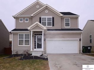 16226 Loop St, Omaha, NE 68136