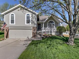 3205 SW 10th Ter, Blue Springs, MO 64015