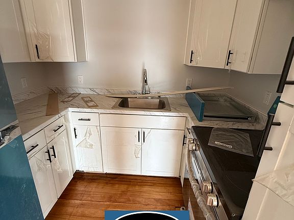 2nd image of 595 Chestnut St #2F