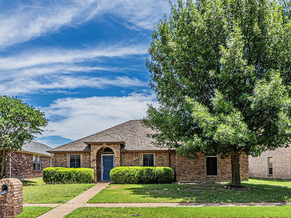 1st image of 108 Oak Hollow Ln