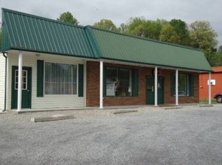 608 Snidow St, Pembroke, VA 24136
