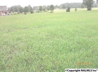 402 Plantation Pointe Rd, Scottsboro, AL 35768