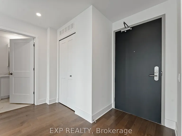 180 George St #2607 — Photo 20
