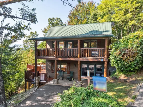 2104 E View Dr, Sevierville, TN 37876