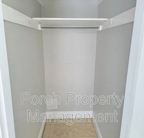 1 Ellis Dr #B — Photo 8