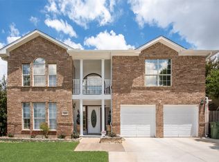 2105 Belton Dr, Arlington, TX 76018