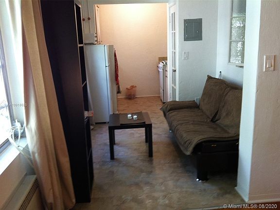 2nd image of 920 Euclid Ave APT 10