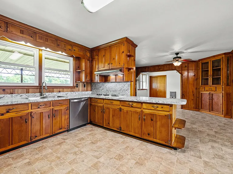 3561 Pickering Rd — Photo 14