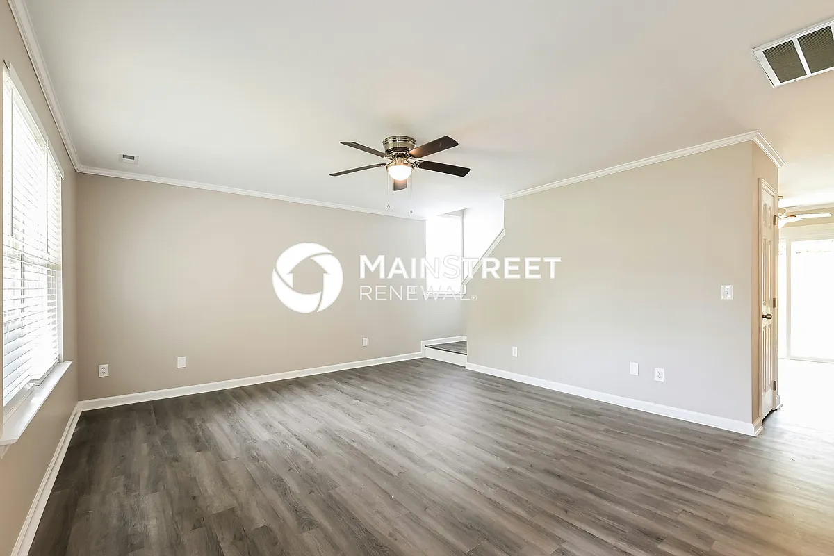 Living Room - 203 Thorncrest Dr