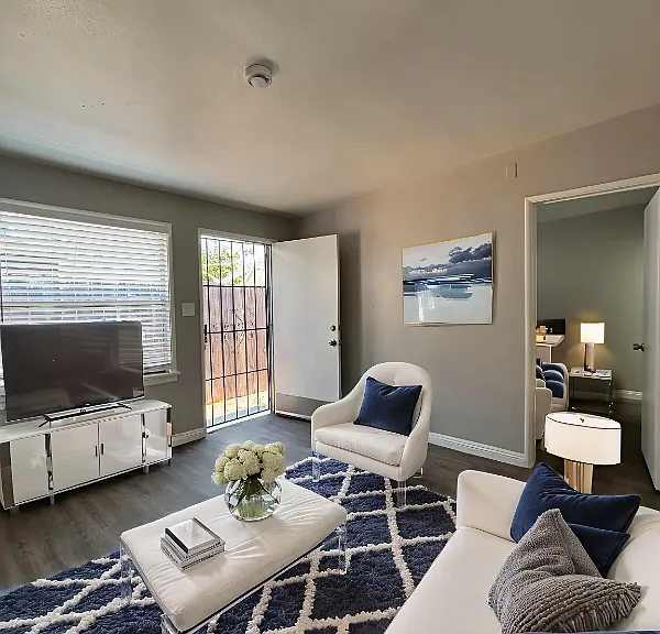 611 N Olive St #3 — Photo 3