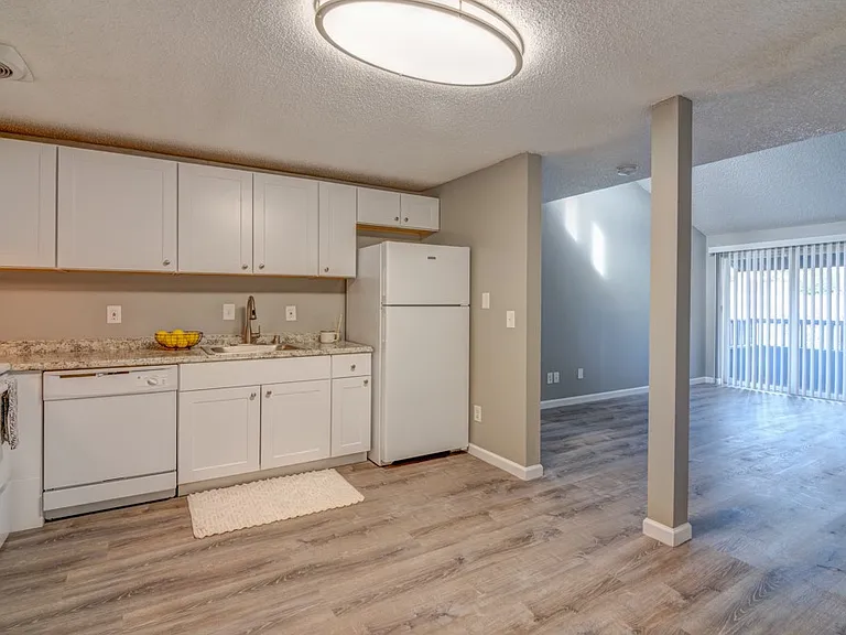 1121 Walnut St #N7 — Photo 3
