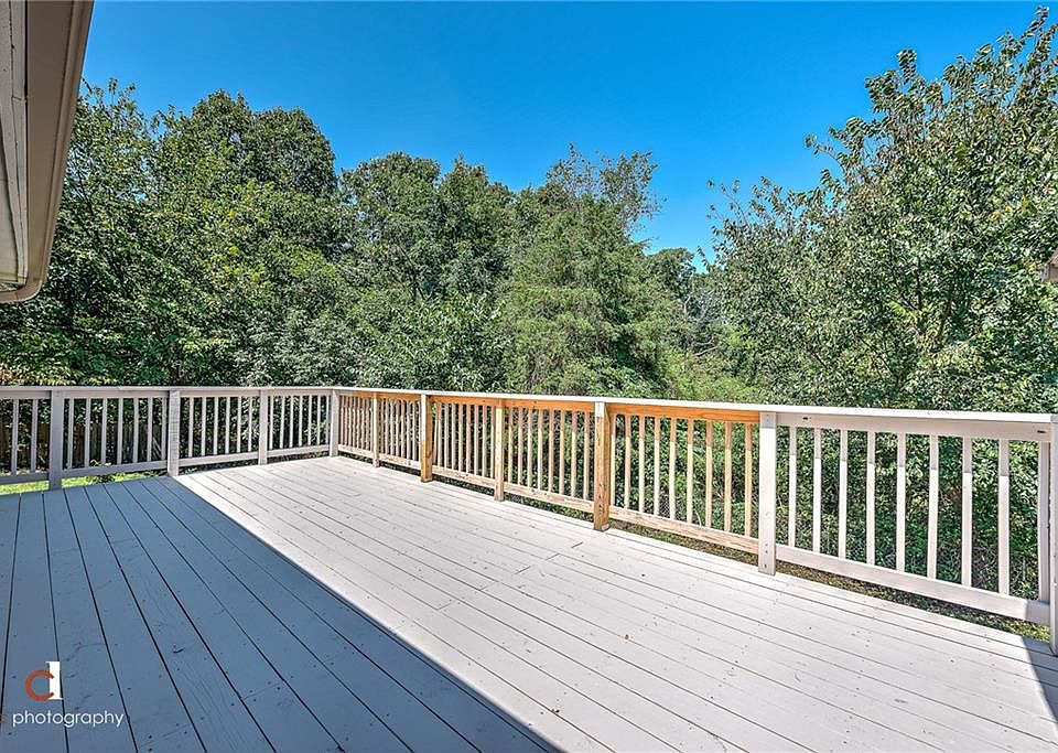 1st image of 17980 Crestwood Dr