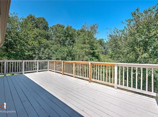 17980 Crestwood Dr, Siloam Springs, AR 72761