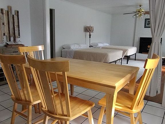 5th image of 400 Gooch Rd