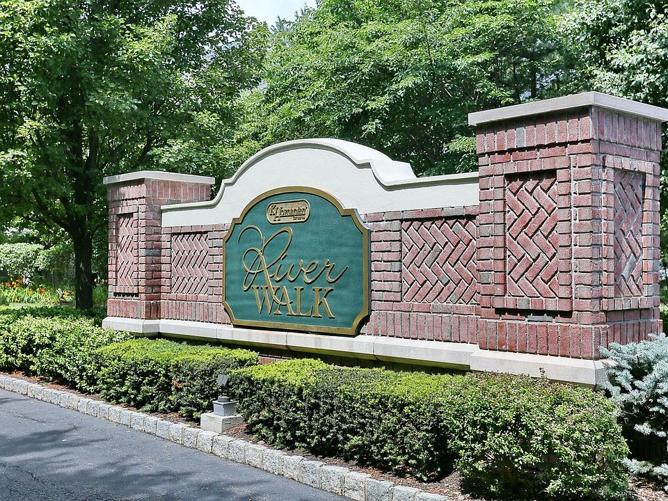 1st image of 116 Rock Creek Dr