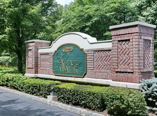 116 Rock Creek Dr, Clifton, NJ 07014