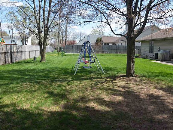 4th image of 1536 Evergreen Pl