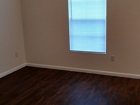 5th image of 3340 Ellington Ave
