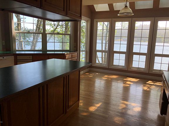 4th image of 2144 NE Lake Dr