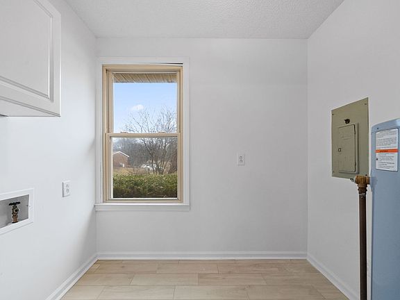 5th image of 650 Cleveland Dr