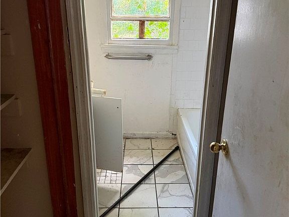 5th image of 1510 Cloverdale Drive