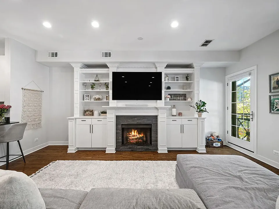 Living Room / Built-in