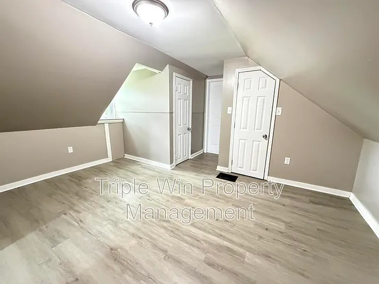 802 Rolwes Ave — Photo 29