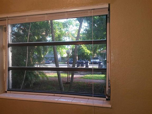 4th image of 1949 NE 172nd St APT 1
