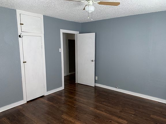 5th image of 2327 E Vickery Blvd