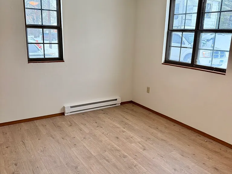 320 S Cherry St — Photo 5