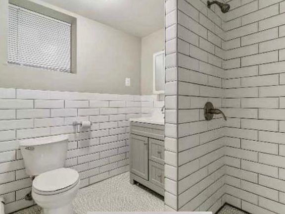 5th image of 154 Arlington Ave