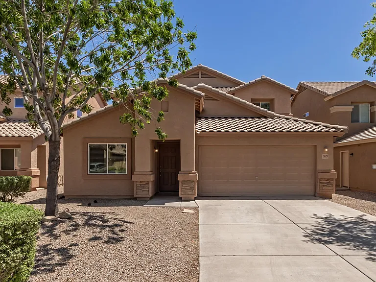 5179 E Silverbell Rd — Photo 2