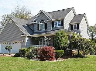 110 Willow Springs Dr, Wellsburg, WV 26070