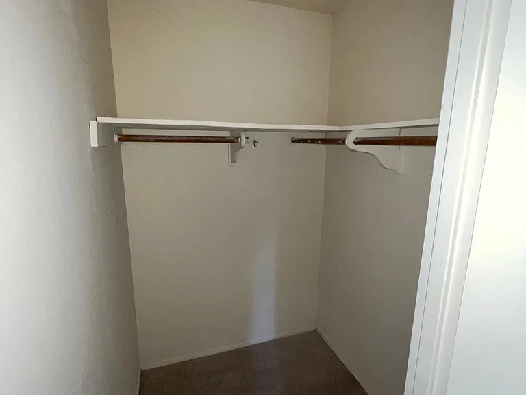 2025 N Lincoln St #102 — Photo 2