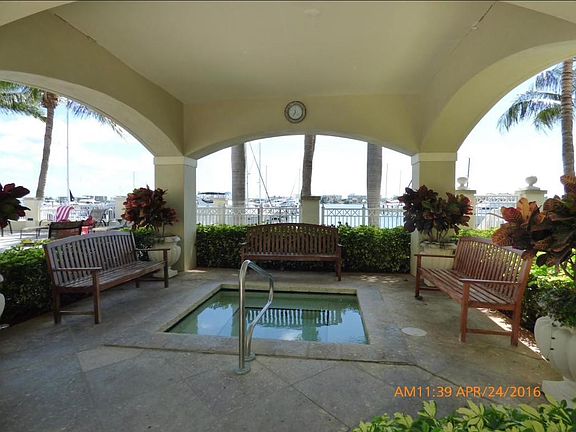 5th image of 804 E Windward Way Ph 1