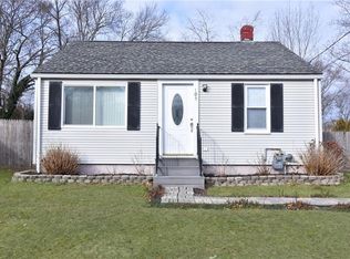 105 Bartlett Dr, Warwick, RI 02886