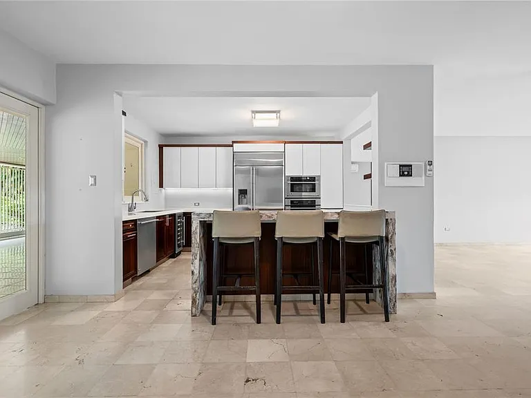 606 Calle 1 — Photo 9