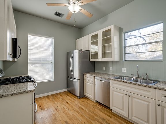 5th image of 1303 Canterbury St