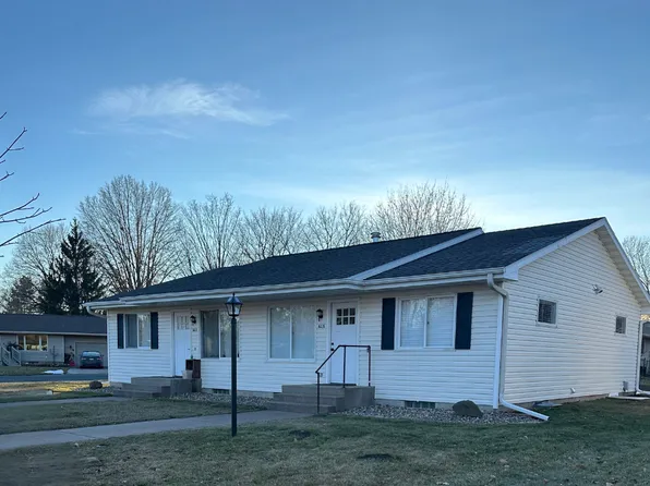 605 N Grove St, River Falls, WI 54022